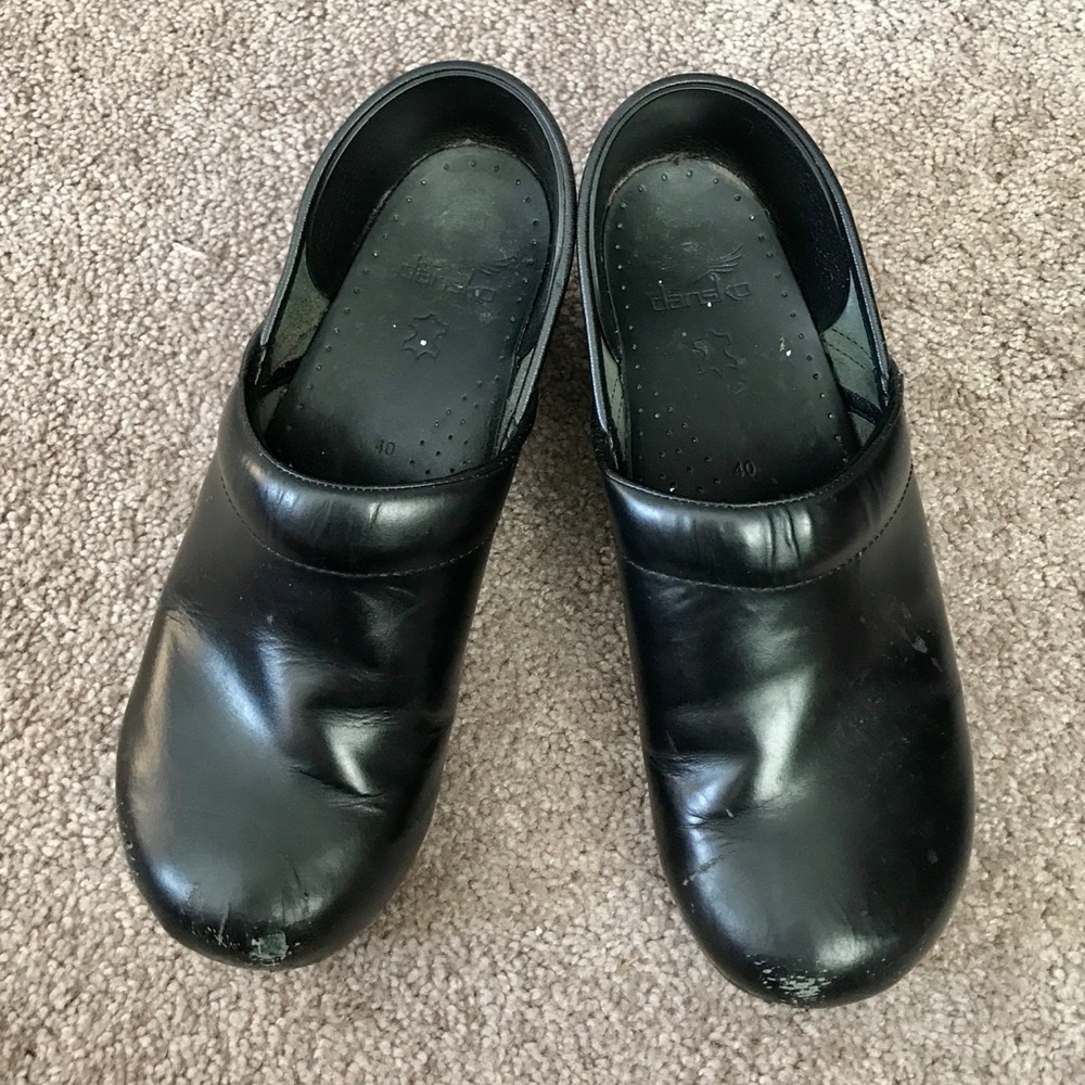 🌟5 FOR 25!!!🌟 BLACK PATENT LEATHER DANSKOS!!!